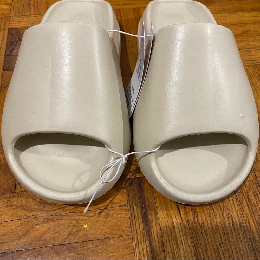 Rubber Slides Yeez y Inspired - Picture 4 of 4
